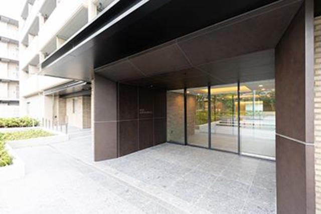 エントランス　ゆとりのあるエントランスです