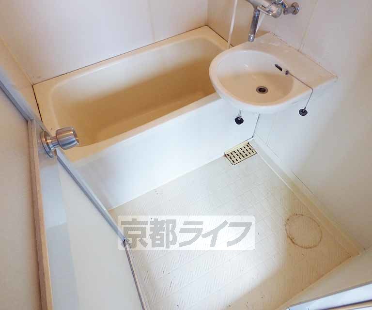 バス・シャワールーム　綺麗なお風呂です。