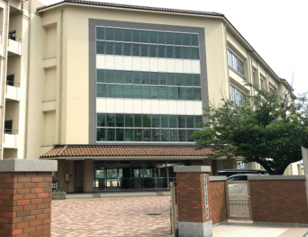 中学校　明石市立二見中学校（中学校）まで1150m