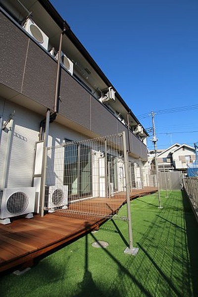 建物外観　周辺にスーパーやコンビニがあり、生活便利です。