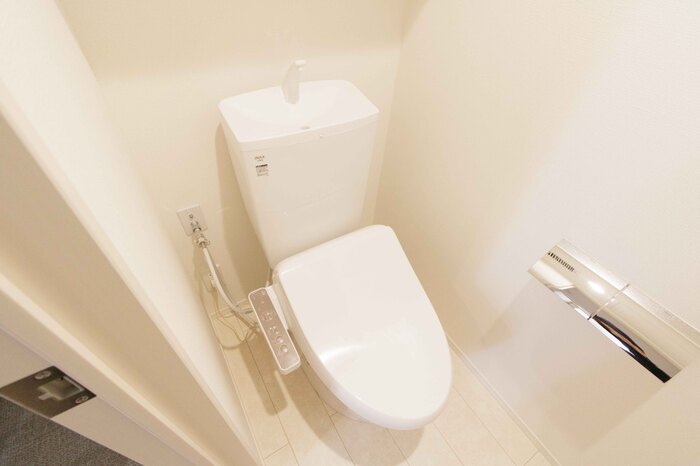 トイレ　温水洗浄暖房便座