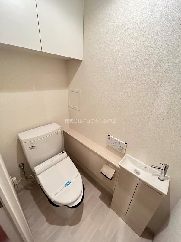 トイレ　別号室参考写真