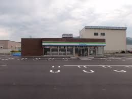 コンビニ　ファミリーマート札幌西宮の沢1条店（コンビニ）まで737m