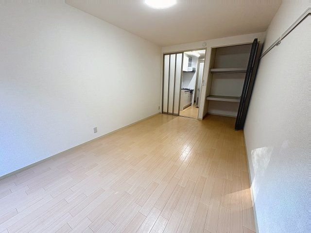 居室・リビング　掲載写真は同型モデルを掲載しており実際のお部屋と仕様等が異な