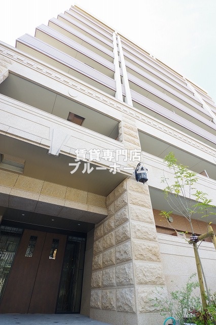 建物外観　9階建て鉄筋コンクリート造の物件です！