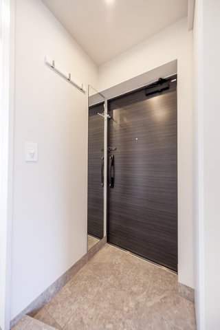 玄関　※写真は同タイプ住戸です。