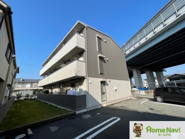 建物外観　「カーサコムロ」、現地待ち合わせでのご案内も可能です。