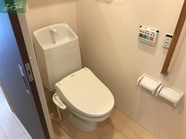 トイレ　シャワー付トイレ