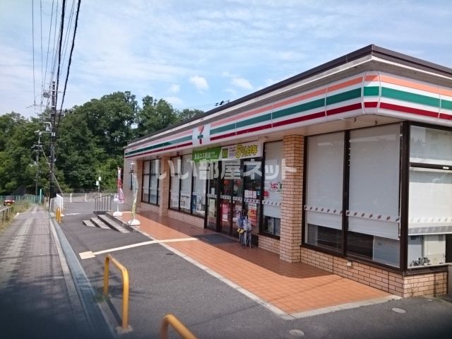 コンビニ　セブンイレブン 奈良中登美ヶ丘３丁目店（コンビニ）まで82m