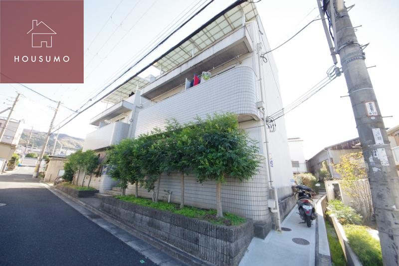 建物外観　ちょっとした収納スペースも充実しています