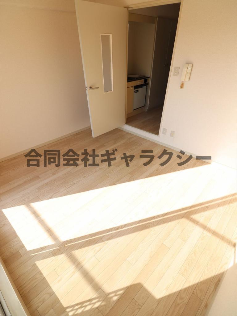 居室・リビング　6帖の洋室です
