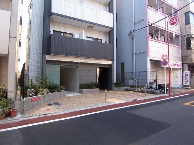 エントランス　建物の内部です