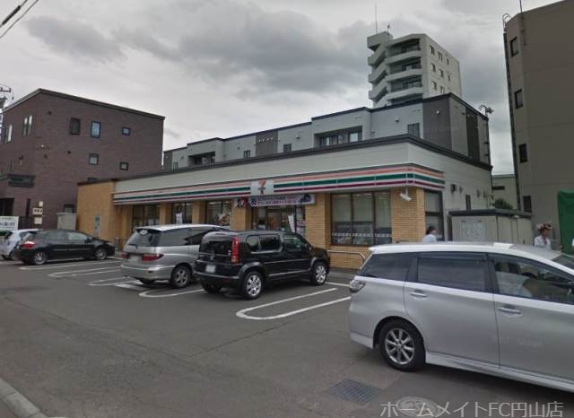 コンビニ　セブンイレブン札幌南円山店（コンビニ）まで158m