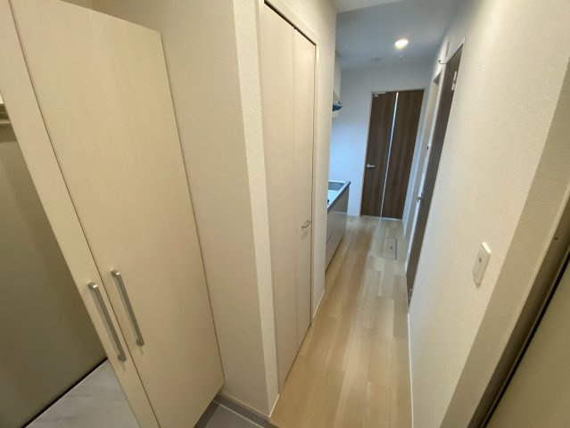 玄関　※同タイプの部屋のお写真となります。