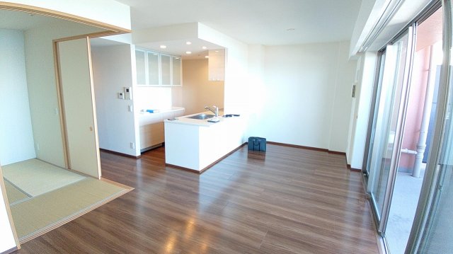 居室・リビング　写真は同マンションの別のお部屋のものです