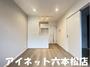 居室・リビング　家具の配置に困らないリビングですね