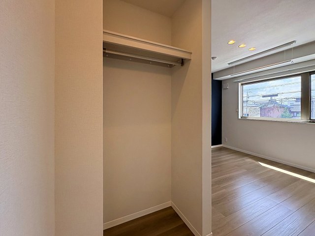 収納　掲載写真は同型モデルを掲載しており実際のお部屋と仕様等が異な