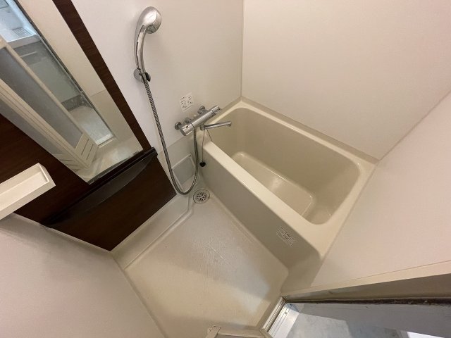 バス・シャワールーム　お風呂で日々の疲れを落としましょう