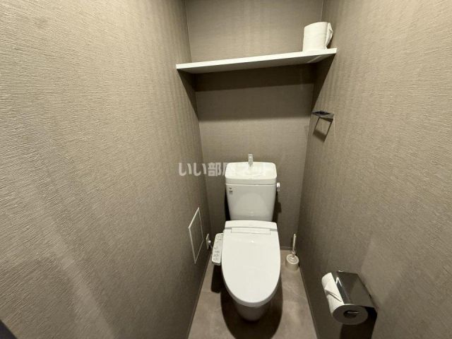 ＪＲ東海道本線 西大路駅 徒歩13分 10階建 築1年のトイレ写真