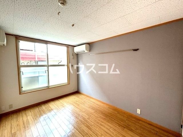 エミーテラスの居間写真