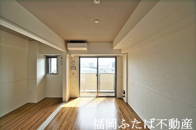 ノイエス ラントの居間写真