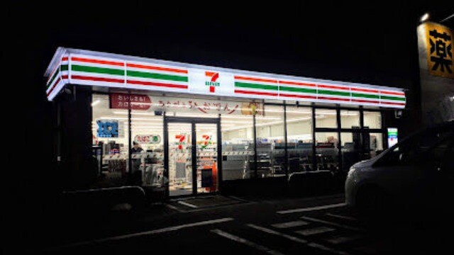 コンビニ　セブンイレブン札幌菊水元町2条店（コンビニ）まで373m