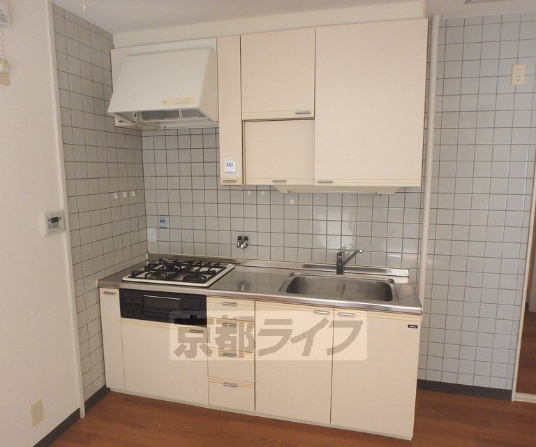 【京都市北区上賀茂菖蒲園町のマンションのキッチン】