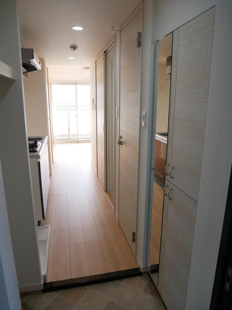 玄関　同タイプのお部屋のお写真です。