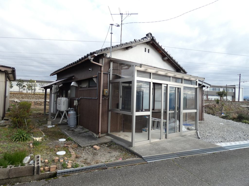 富山県滑川市高塚高塚寿町（一戸建）の賃貸物件の外観