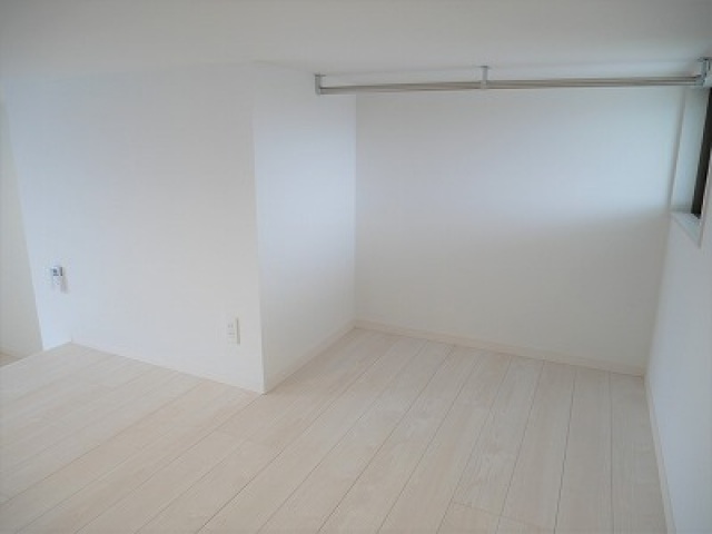 その他部屋・スペース　ロフト♪ハンガーパイプ有♪