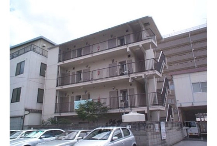 京都市左京区聖護院蓮華蔵町のマンションの建物外観