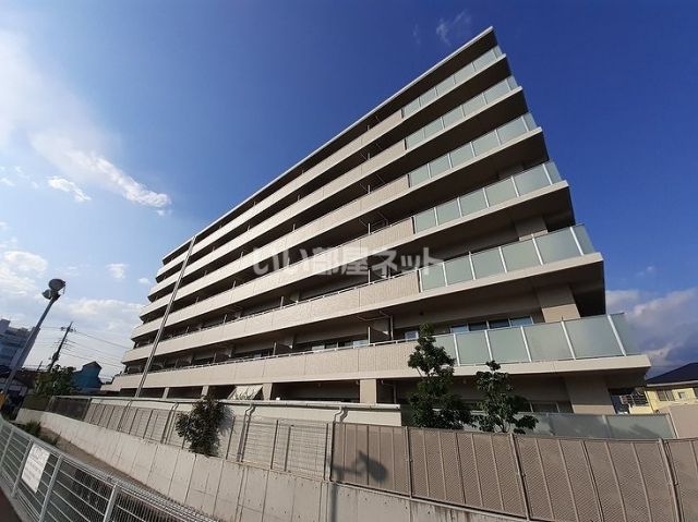 サーパス甲府昭和の建物外観