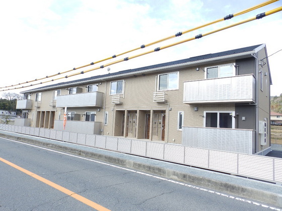 東広島市八本松町正力のアパートの建物外観