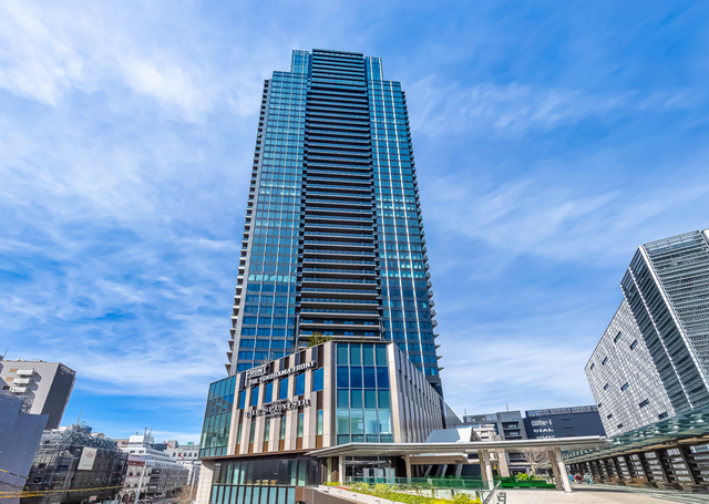 ＴＨＥ　ＹＯＫＯＨＡＭＡ　ＦＲＯＮＴ　ＴＯＷＥＲの建物外観