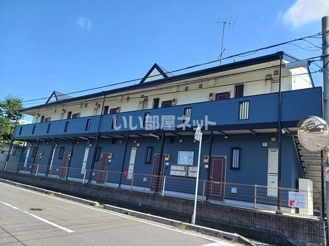 四国中央市上柏町のアパートの建物外観