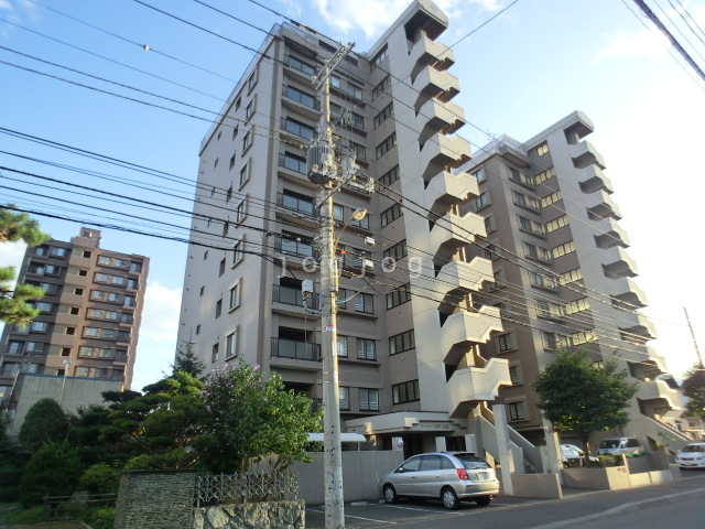 リーベンデール平岸弐番館の建物外観