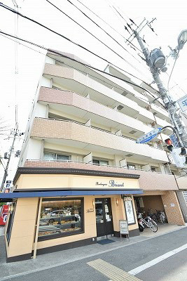 京都市北区平野宮本町のマンションの建物外観