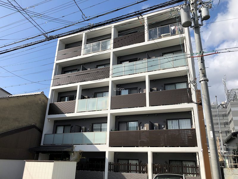 【クレストタップ京都丹波口の建物外観】