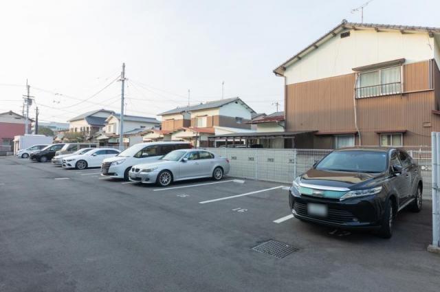 【サンコート屋島の駐車場】