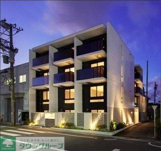 【新宿区市谷加賀町のマンションの建物外観】