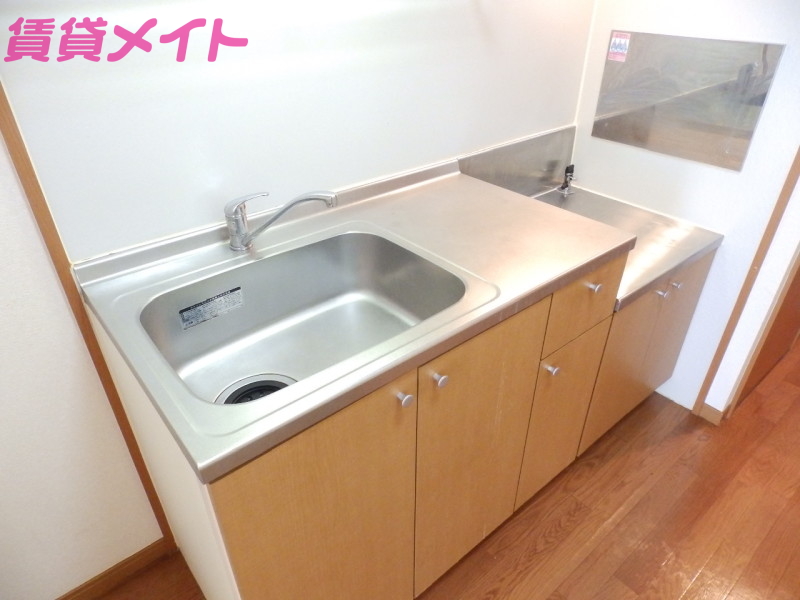 キッチン　同型参考写真です。