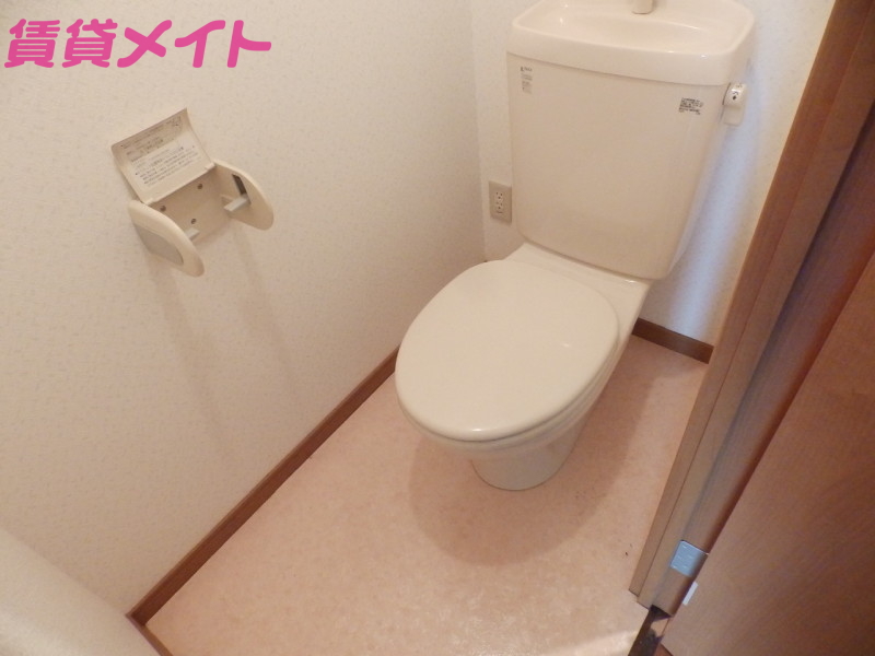 トイレ　同型参考写真です。