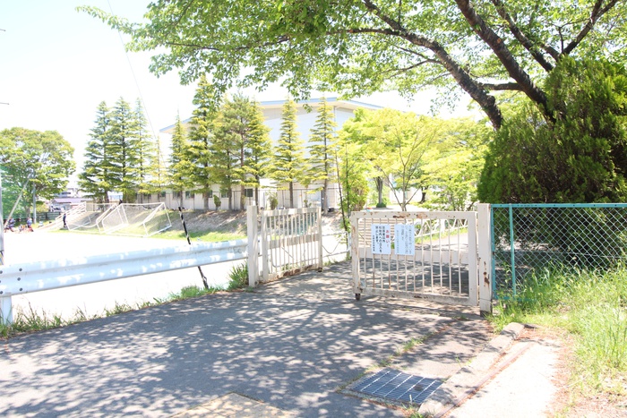 中学校　仙台市立台原中学校（中学校）まで436m