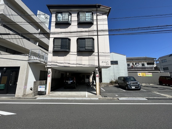 カーメラ冨田の外観写真