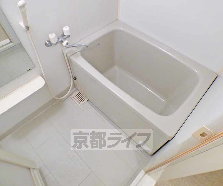 バス・シャワールーム　お風呂です。