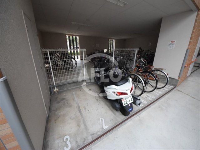 駐車場　エス・キュート上本町イースト　バイク置き場