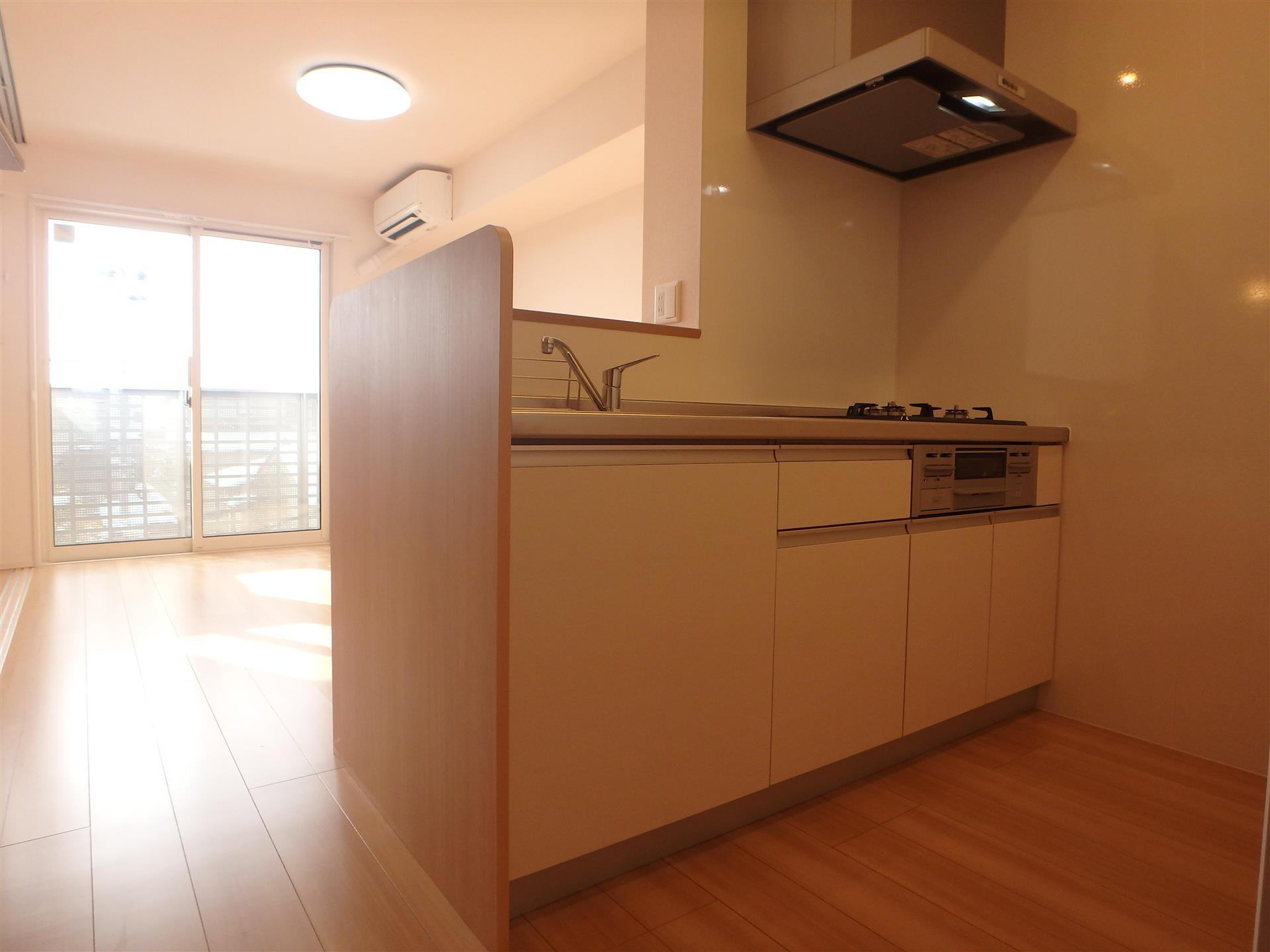 キッチン　同タイプ室内（反転タイプ）