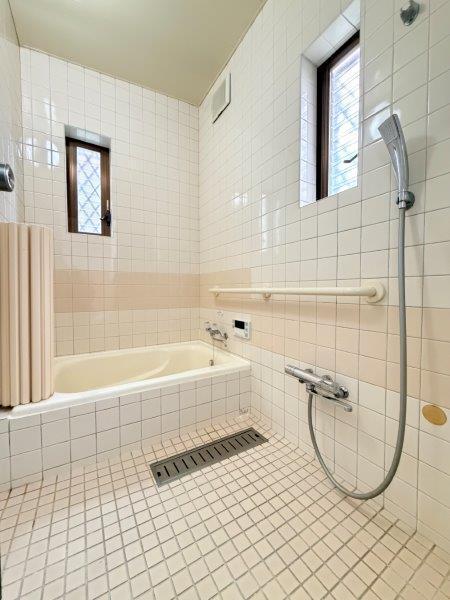 バス・シャワールーム　浴室／追炊き機能あり