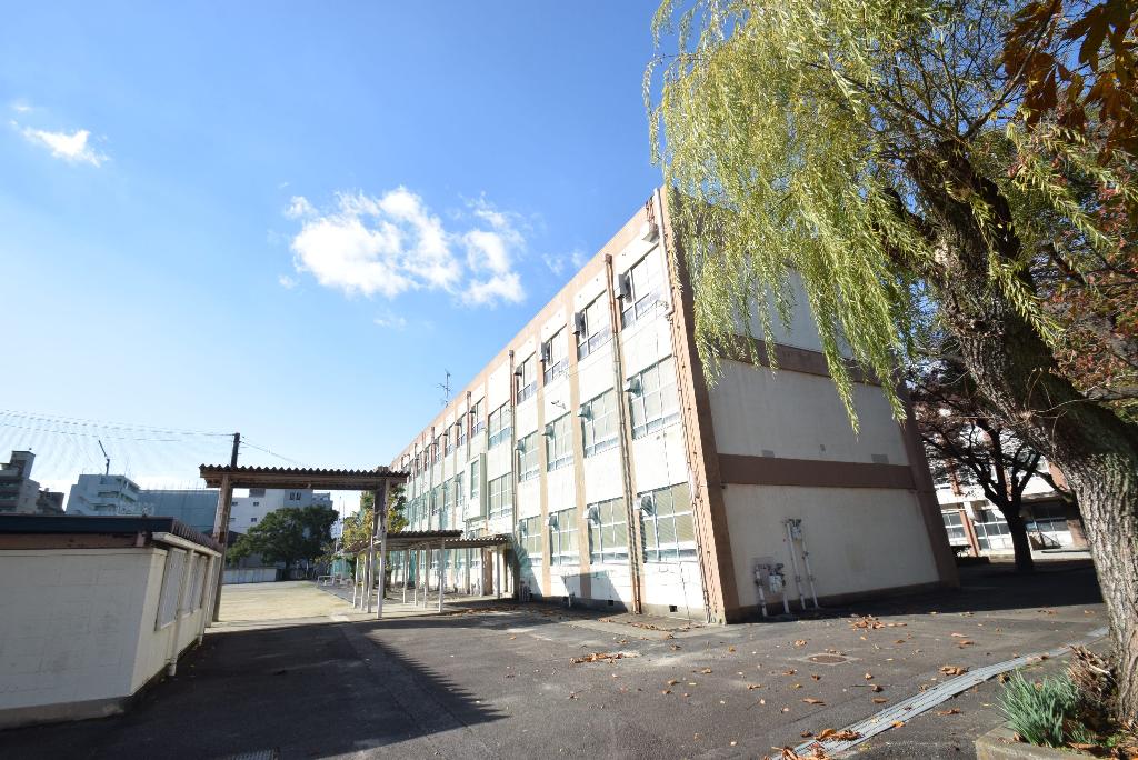 その他　名古屋市立白山中学校（その他）まで198m