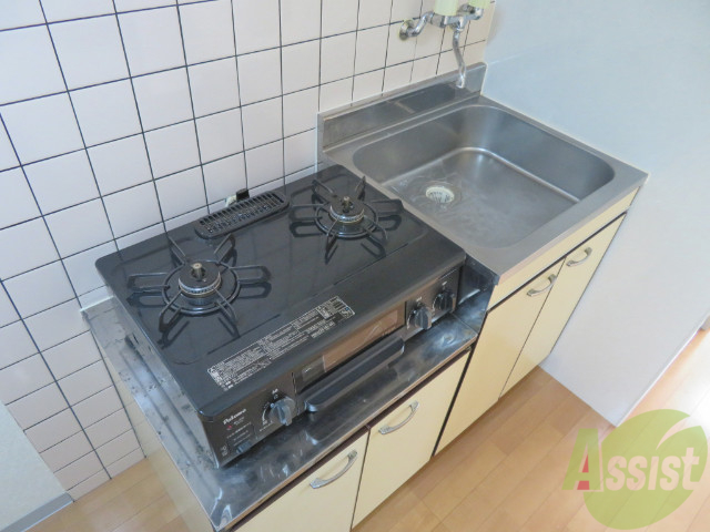 キッチン　キッチンは、ガスコンロが設置されています。